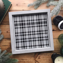 A Makers' Studio - Mesh Stencil - Plaid - 8.5x11
