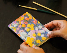 Chronicle Books - Paperblanks Monet's Chrysanthemums Softcover Cahier: A4 / Lined