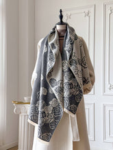 Winding River - Gray / White Shadow Rose Reversible Wrap