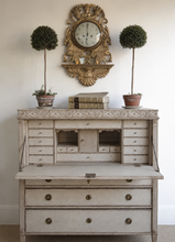 Amy Howard at Home - Renaissance - Decorative Mould